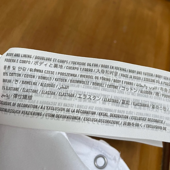 *SOLD* Abercrombie and Fitch Bodysuit Small - Picture 4 of 6